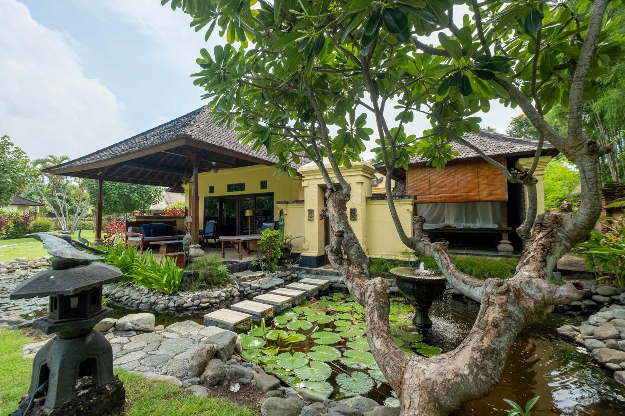 塔曼沙丽巴厘Spa度假酒店 佩母得兰 外观 照片